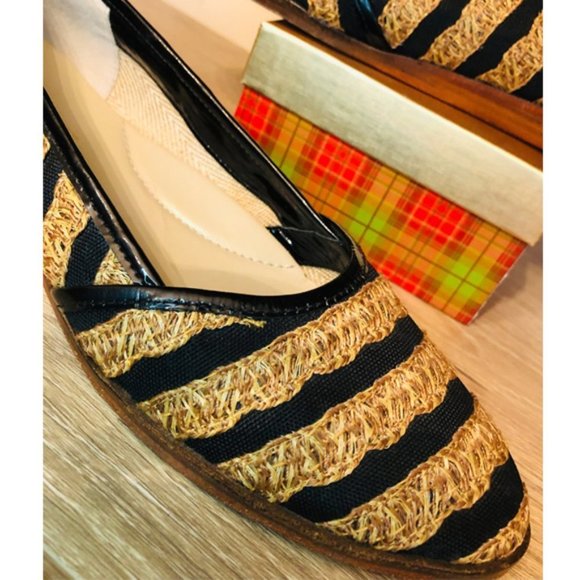 Eric Javits Black and Tan Flats - Picture 6 of 7
